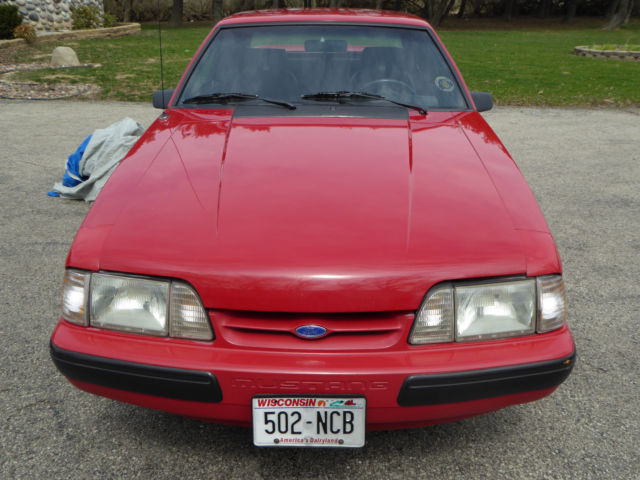 1990 Ford Mustang LX Sedan 2-Door