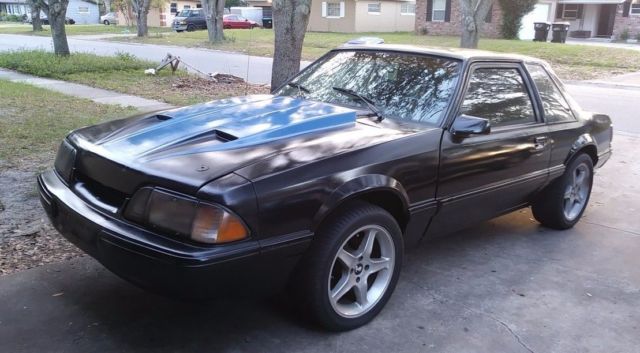 1990 Ford Mustang