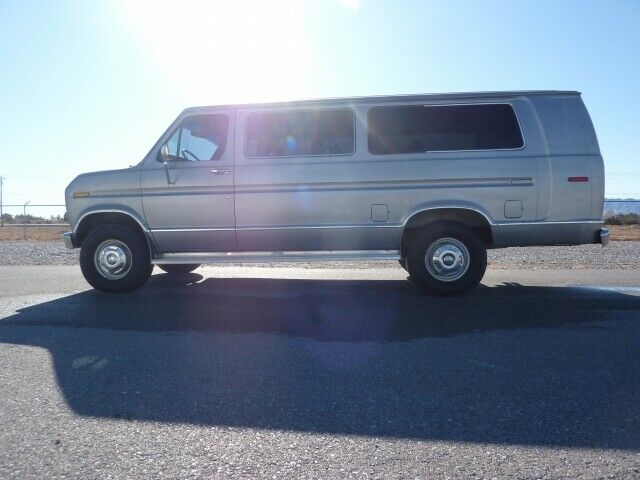 1990 Ford E-Series Van