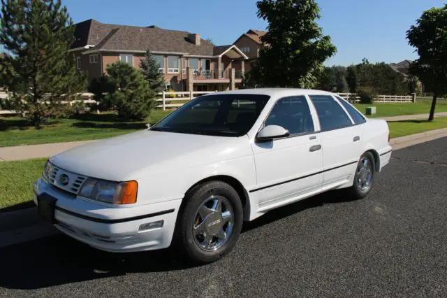 1990 Ford Taurus