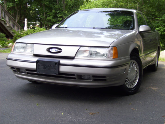 1990 Ford Taurus SHO