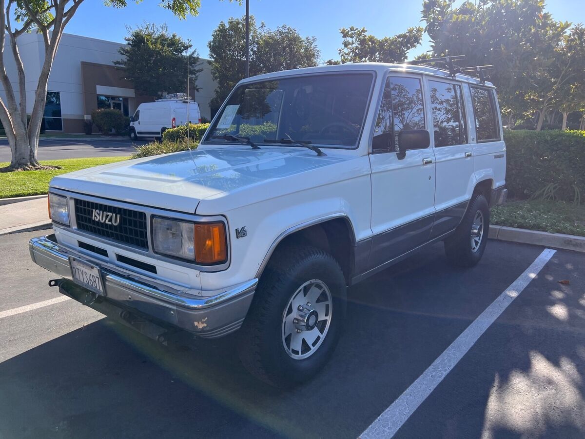 1990 Isuzu Trooper LS