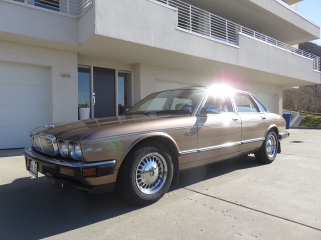 1990 Jaguar XJ Base Sedan 4-Door