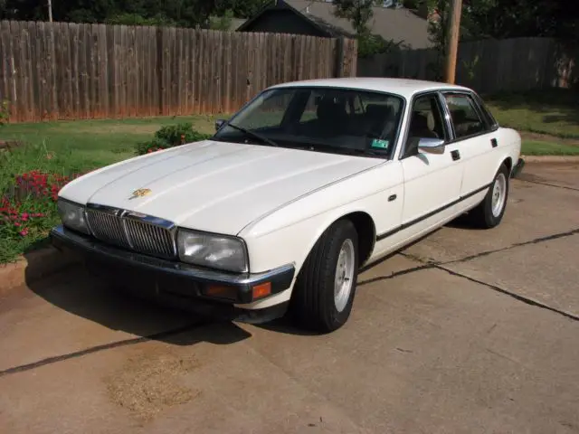 1990 Jaguar XJ6 standard