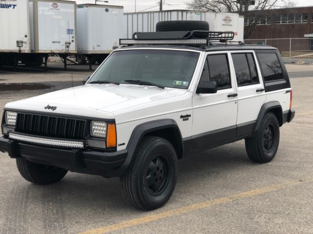 1990 Jeep Cherokee LAREDO