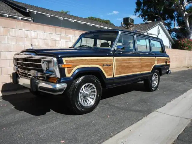 1990 Jeep Wagoneer Base 4dr 4WD SUV