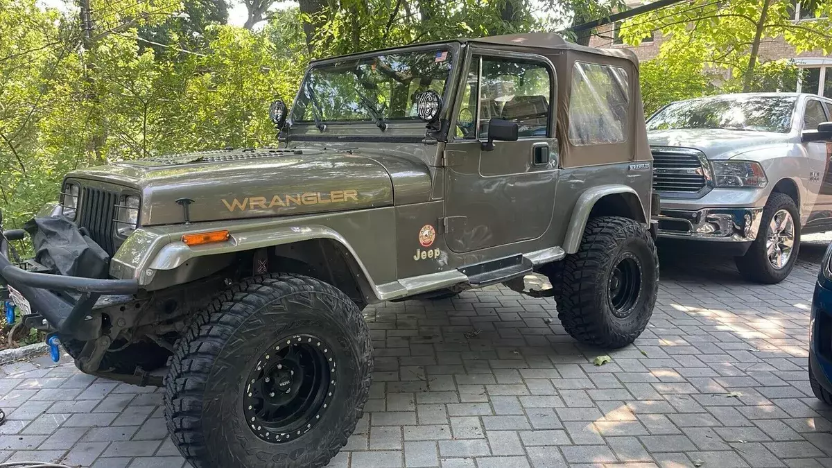 1990 Jeep Wrangler SAHARA