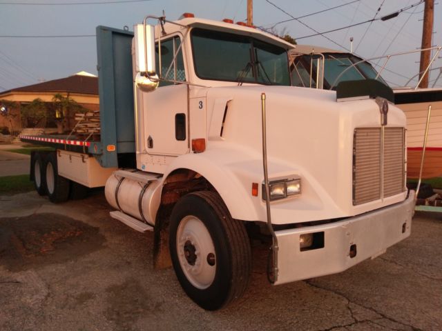 1990 Other Makes T400 Base Tractor Truck - Long Conventional