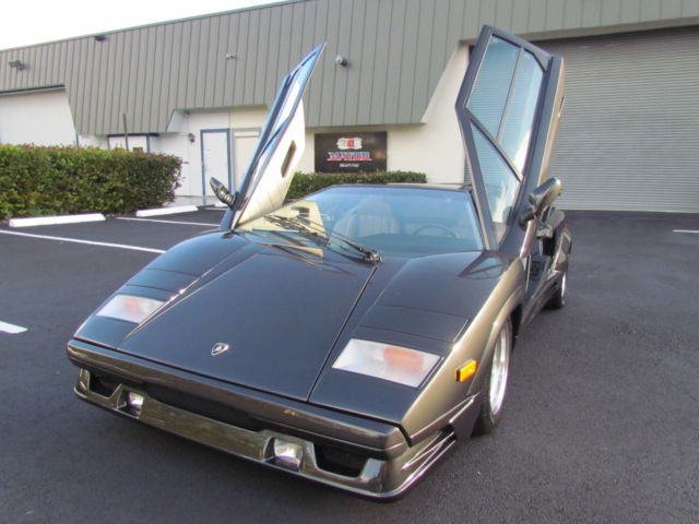 1990 Lamborghini Countach 25th anniversary