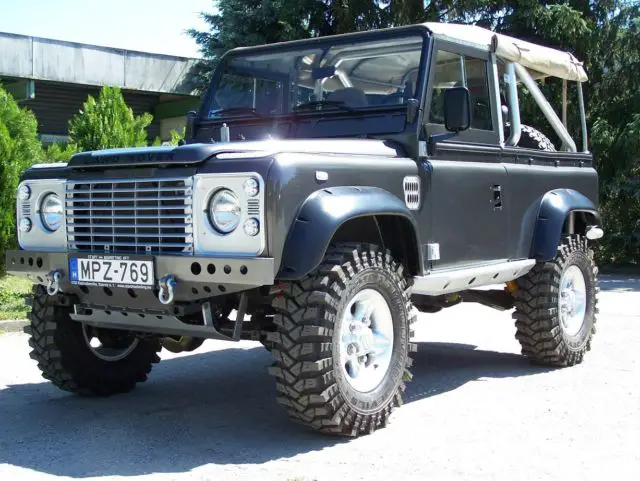 1990 Land Rover Defender D90