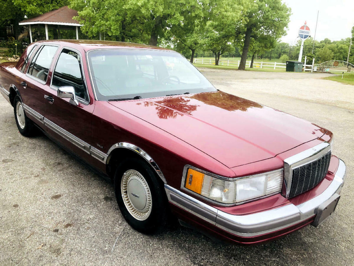 1990 Lincoln Town Car