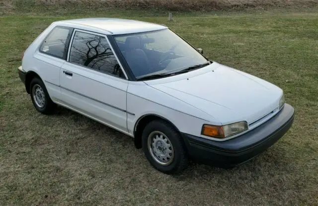 1990 Mazda 323 base