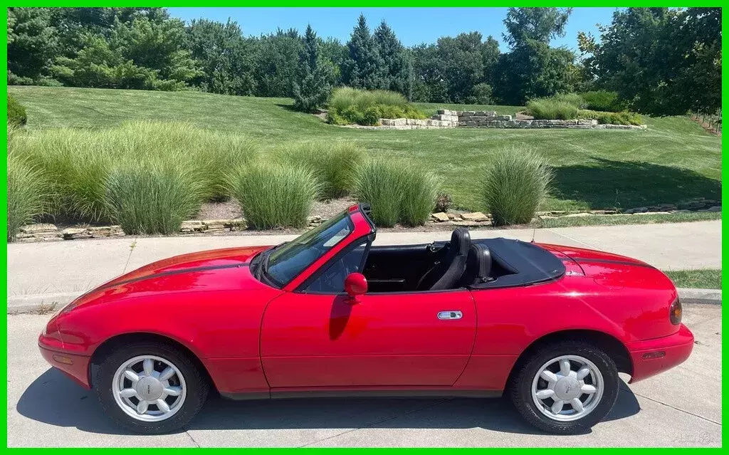 1990 Mazda MX-5 Miata 2dr Convertible