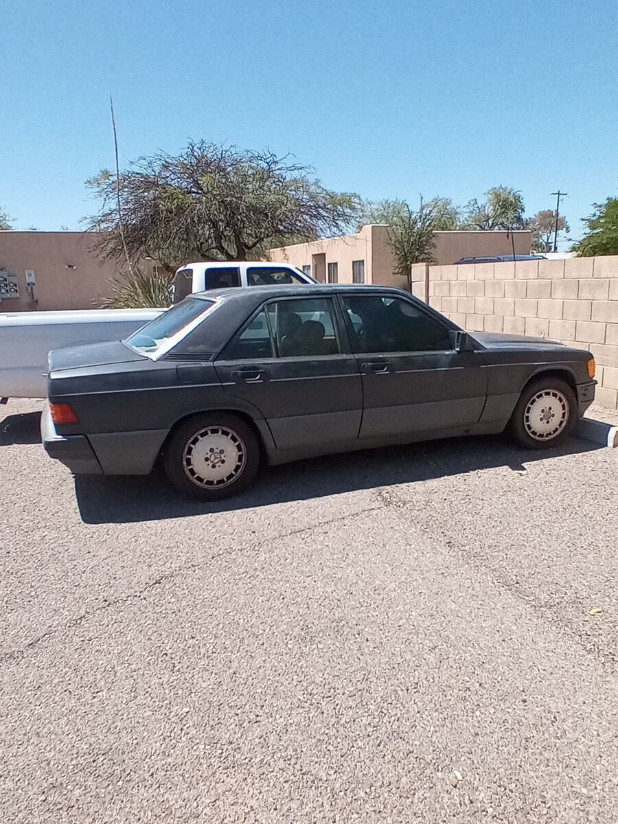 1990 Mercedes-Benz C-Class