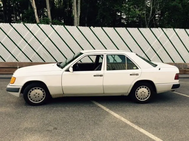 1990 Mercedes-Benz E-Class