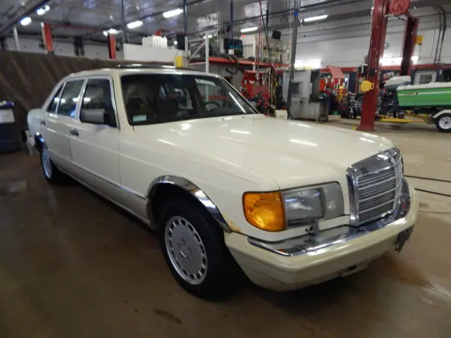 1990 Mercedes-Benz 300-Series