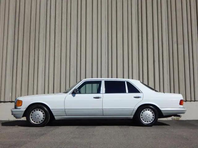 1990 Mercedes-Benz 500-Series 560  SEL