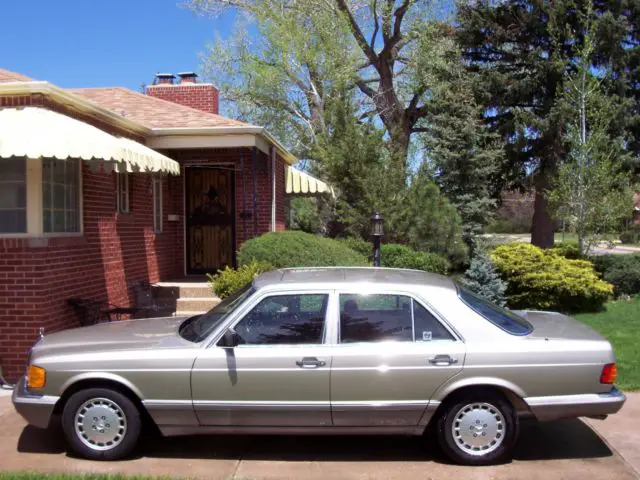 1990 Mercedes-Benz 300-Series SE