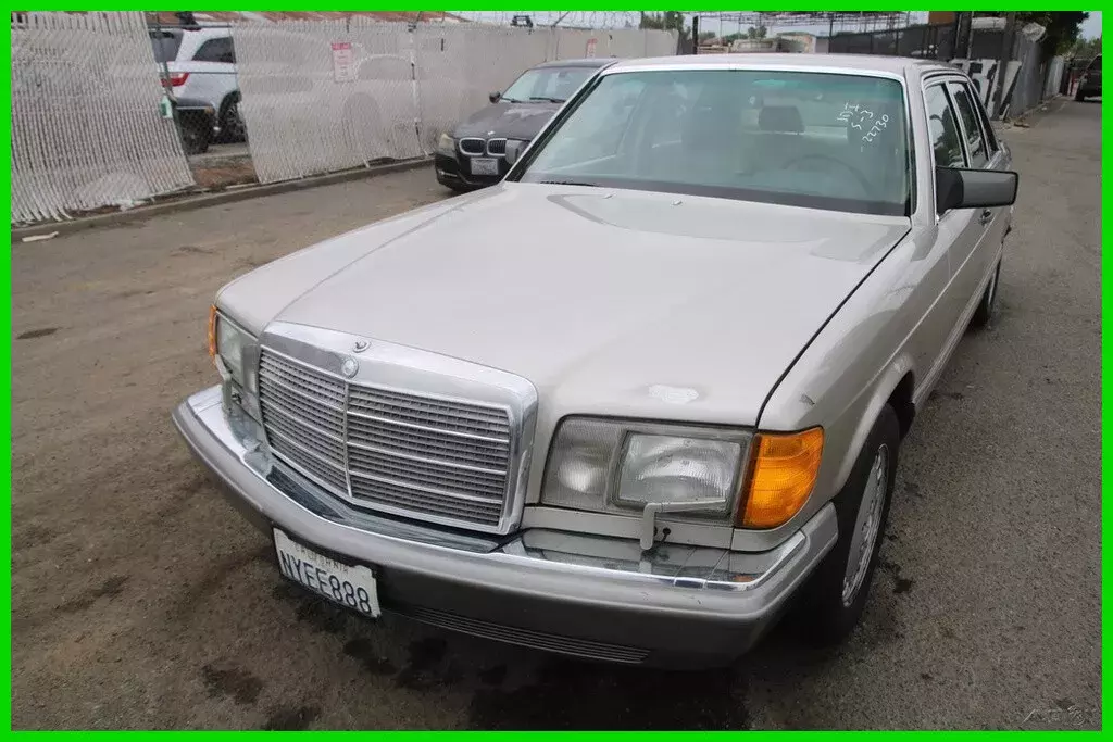 1990 Mercedes-Benz 300-Series 300 SEL