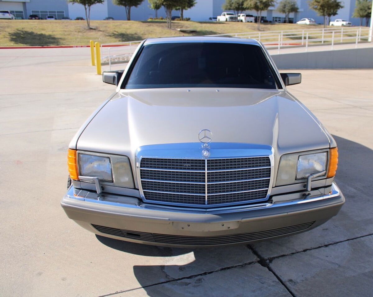 1990 Mercedes-Benz 300-Series SEL