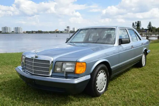 1990 Mercedes-Benz 300-Series