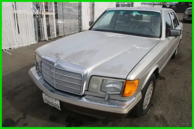 1990 Mercedes-Benz 300-Series 300 SE