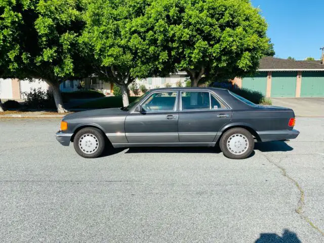 1990 Mercedes-Benz S-Class 300SE