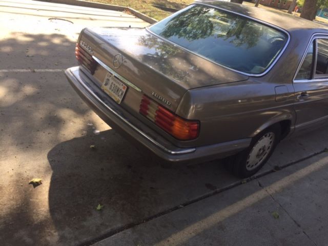 1990 Mercedes-Benz 300-Series