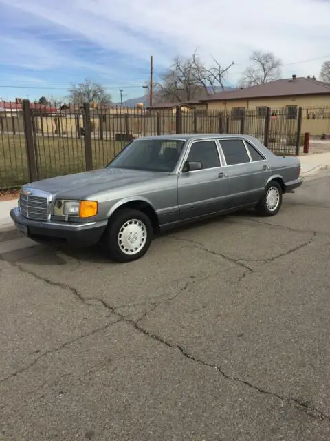 1990 Mercedes-Benz 400-Series 420SEL