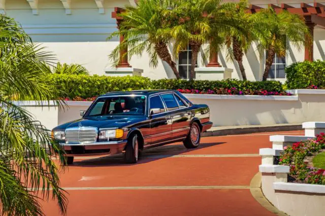 1990 Mercedes-Benz 400-Series S Class Sedan