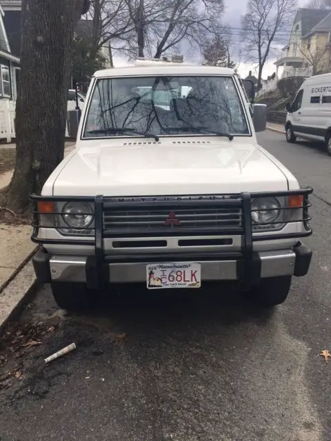 1990 Mitsubishi Montero Pajero