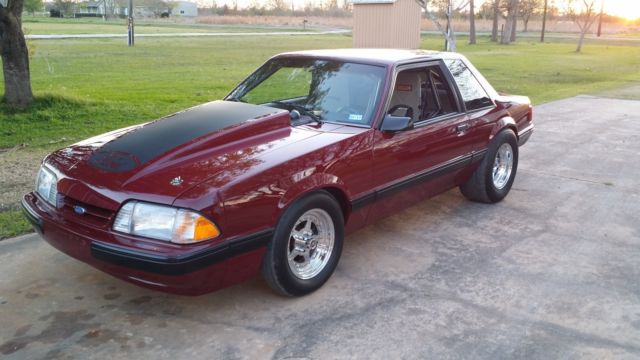 1990 Ford Mustang