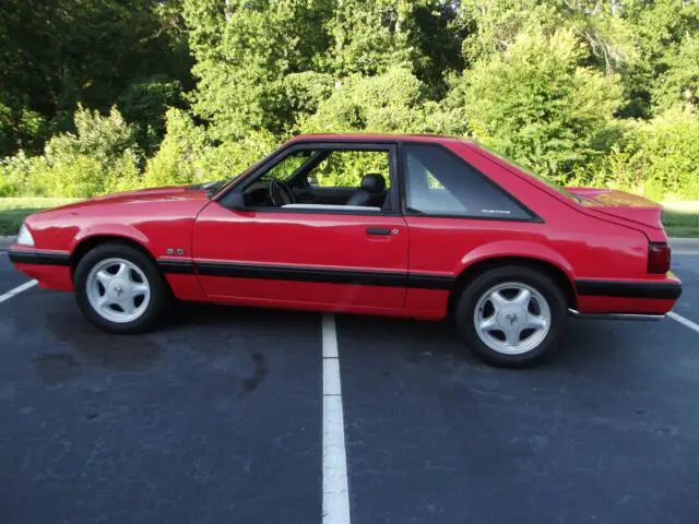 1990 Ford Mustang