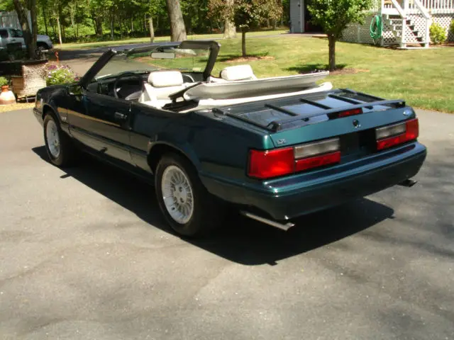 1990 Ford Mustang