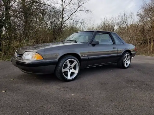 1990 Ford Mustang