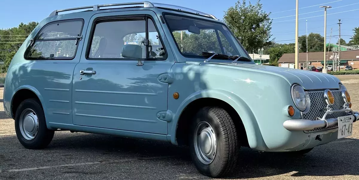 1990 Nissan Pao