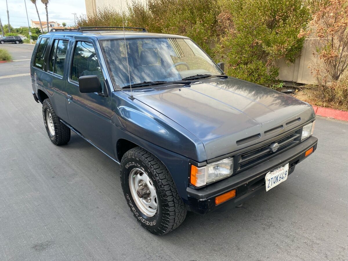 1990 Nissan Pathfinder