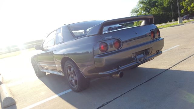 19900000 Nissan GT-R