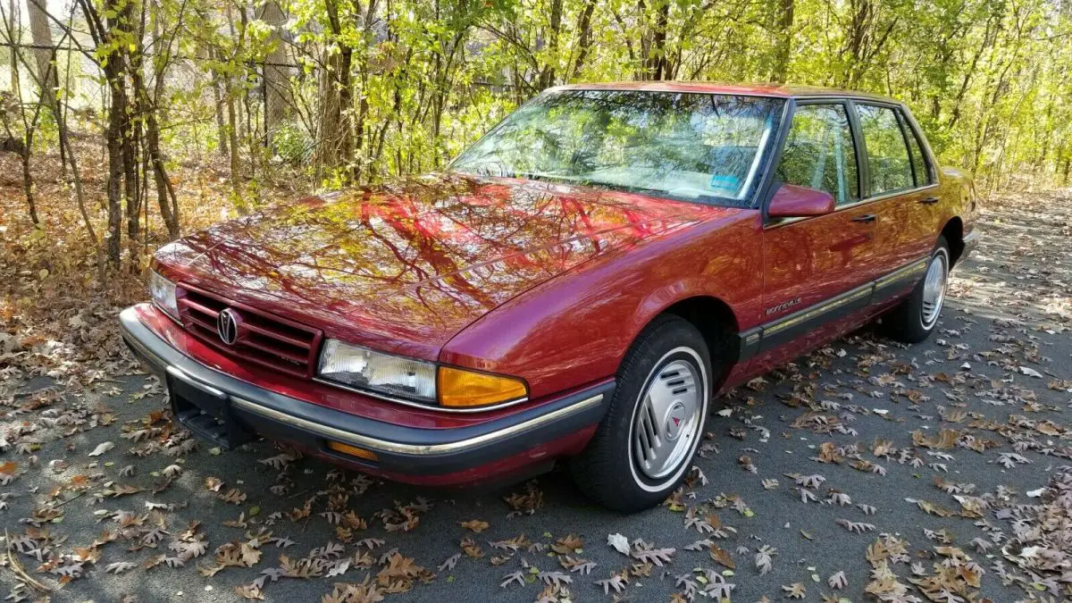 1990 Pontiac Bonneville LE