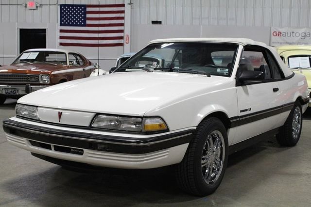 1990 Pontiac Sunbird --