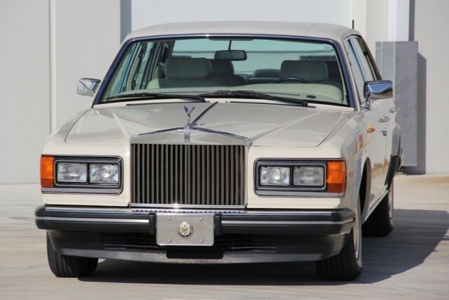 1990 Rolls-Royce Silver Spirit/Spur/Dawn