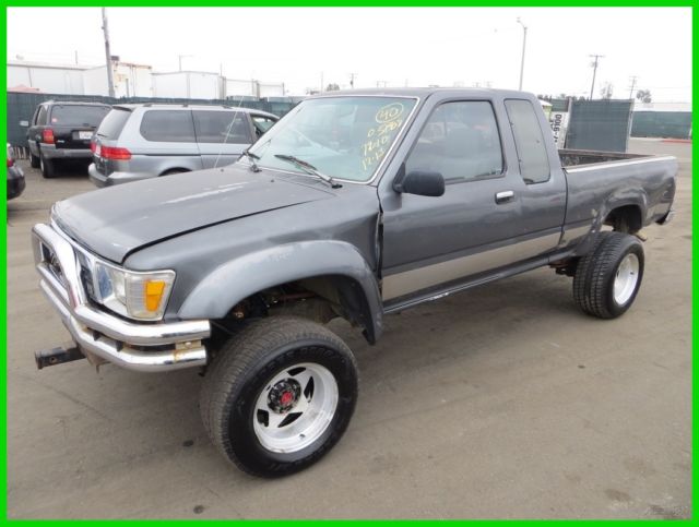 1990 Toyota Pickup SR5