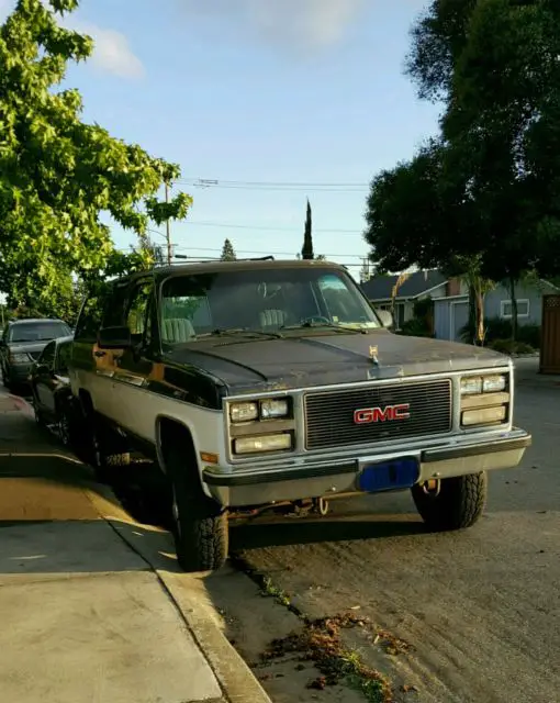 1990 GMC Suburban blue