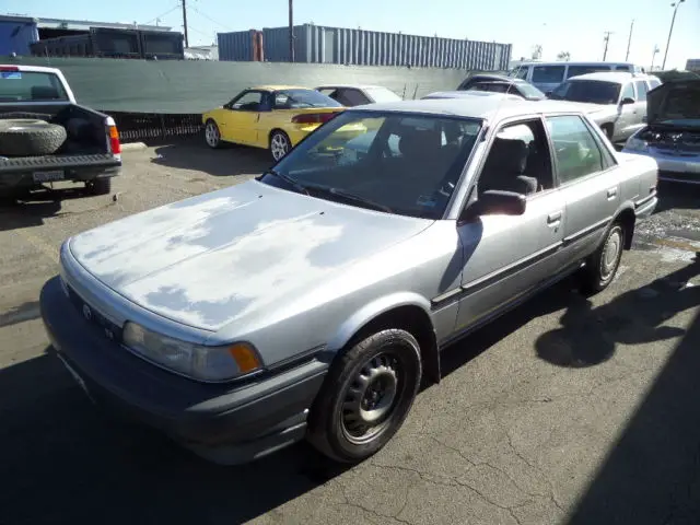 1990 Toyota Camry 4dr Sedan 5-