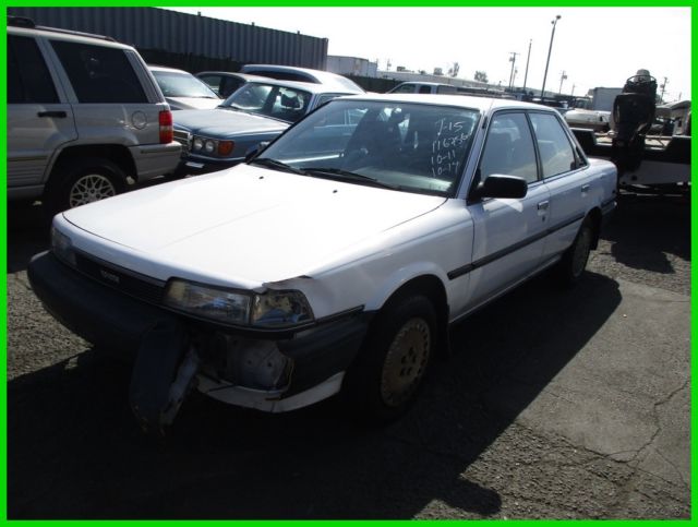 1990 Toyota Camry Deluxe