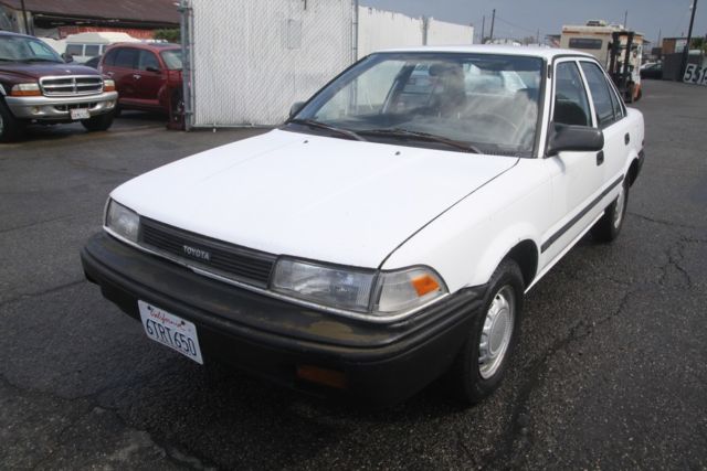 1990 Toyota Corolla DLX Sedan 4-Door