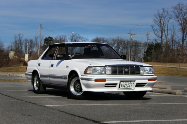 1990 Toyota Crown Royal Saloon