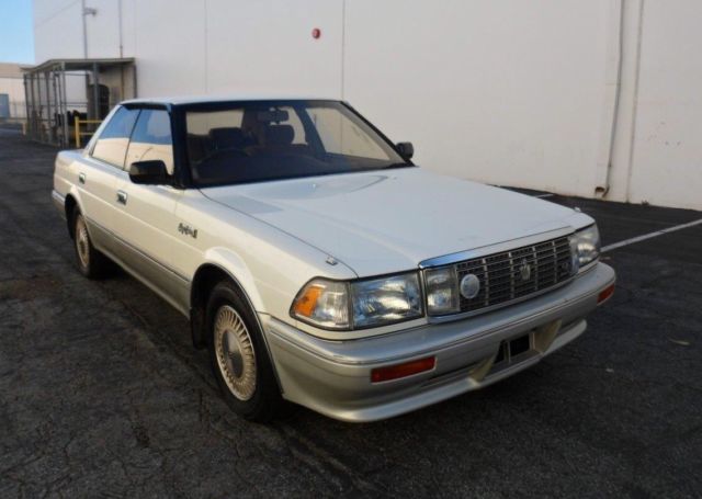 1990 Toyota CROWN ROYAL SALOON V8