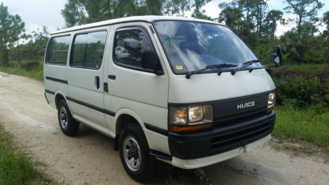 1990 Toyota Hiace GL 4wd 5 Speed Diesel JDM     1000kg, R & L Sliding Doors