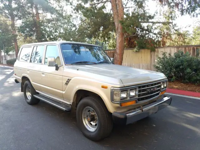 1990 Toyota Land Cruiser Base Sport Utility 4-Door